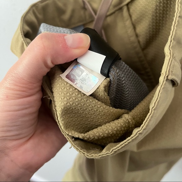 The North Face FLASHDRY Khaki Shorts Size 32 - Picture 12 of 13